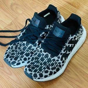 Leopard print Adidas Original Women’s Swift Running Shoes sneakers size 8